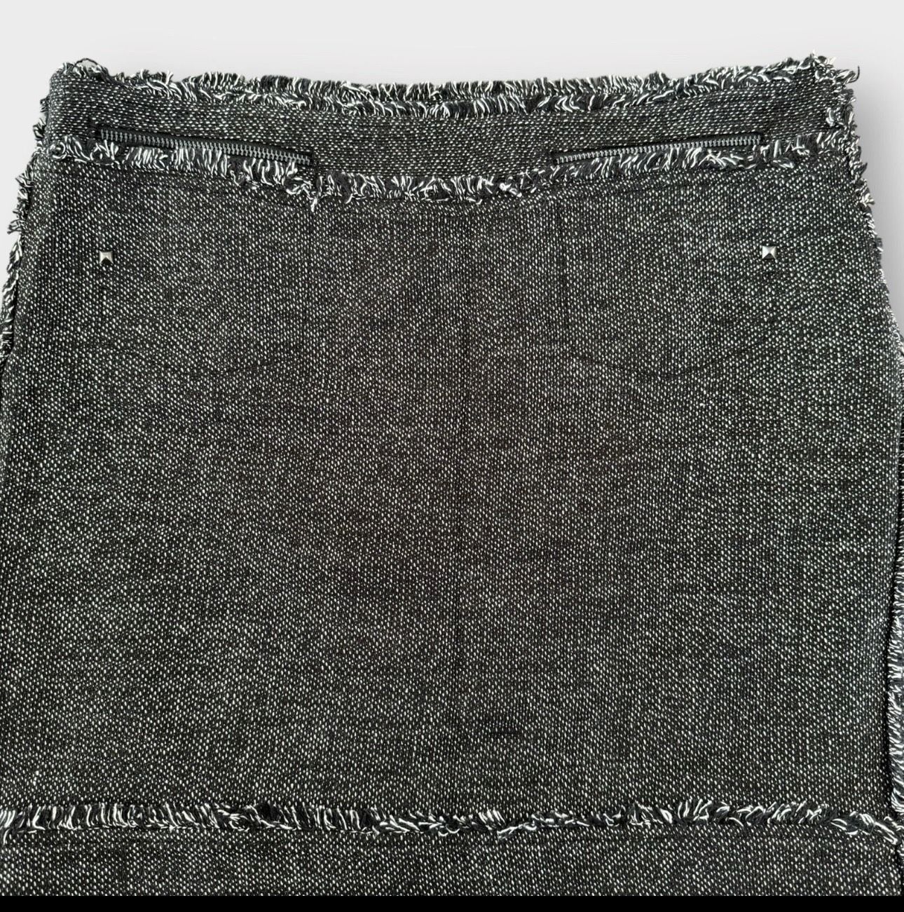 Skirt – Size 10 | Exposed Zipper | Classic Straight Fit - photo 2