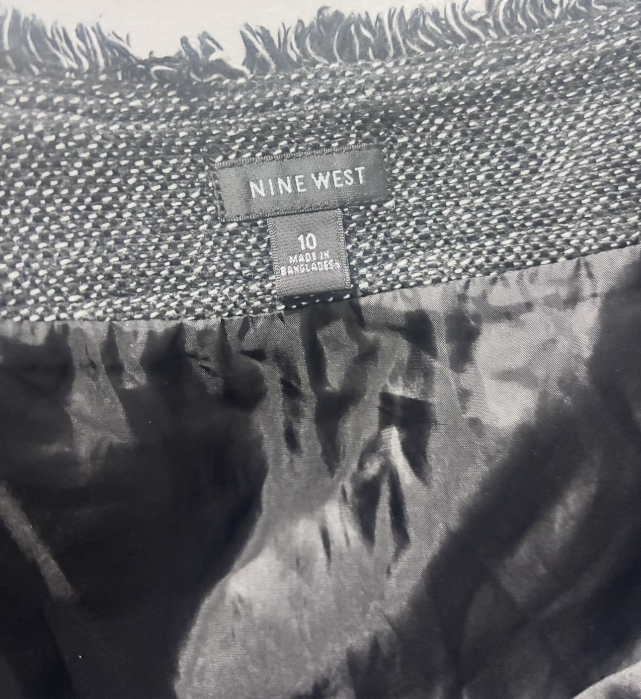 Skirt – Size 10 | Exposed Zipper | Classic Straight Fit - photo 3