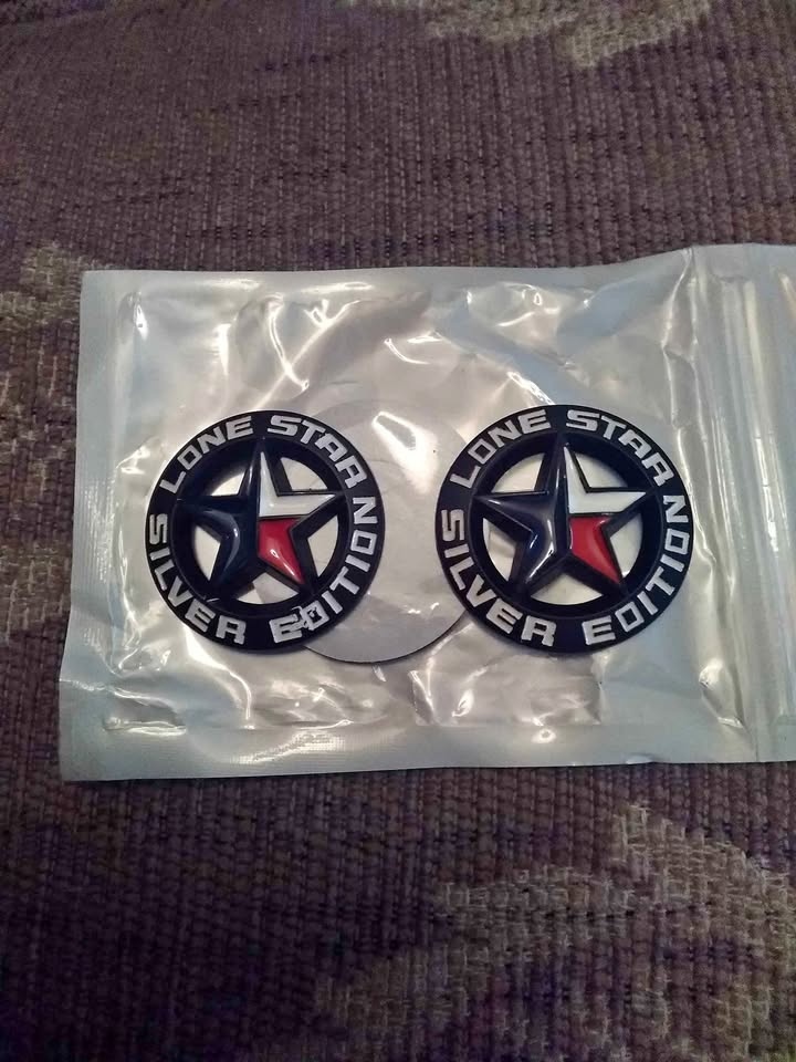 FREE SHIPPING TEXAS LONE  STAR EDITION QUALITY METAL SET OF 2 EM