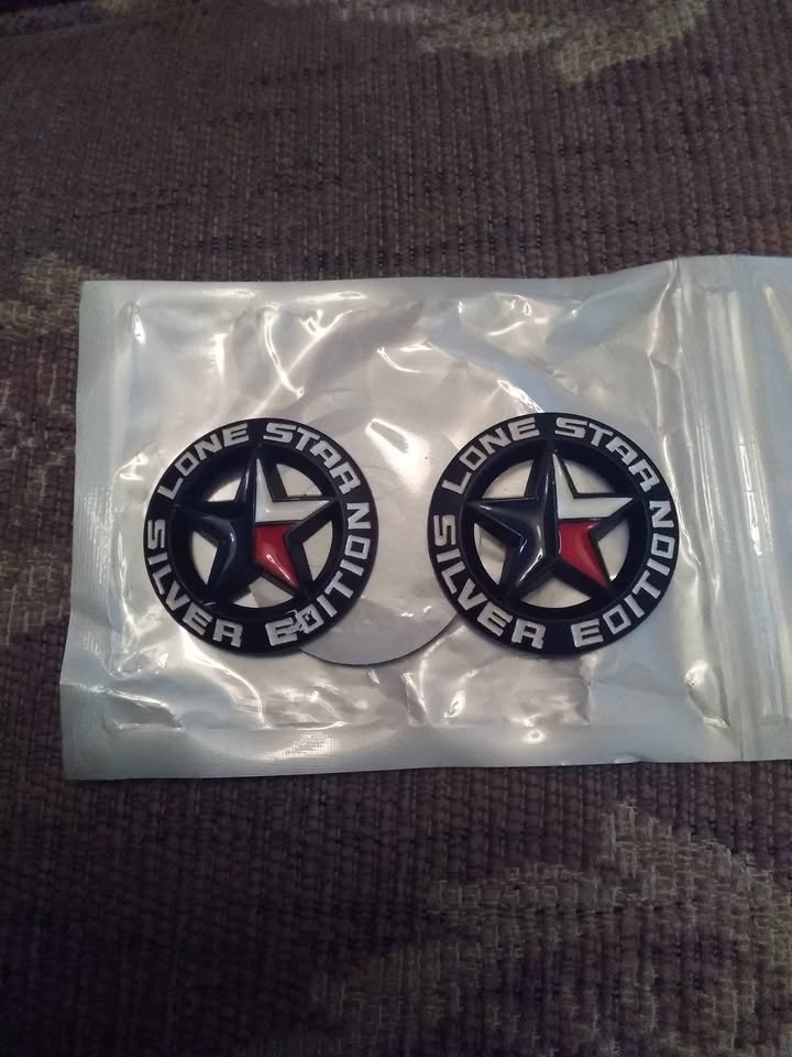 FREE SHIPPING TEXAS LONE  STAR EDITION QUALITY METAL SET OF 2 EM - photo 3