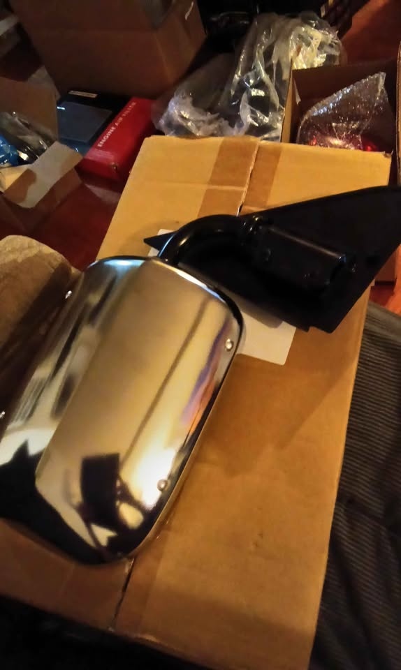 Passenger mirror for full size Chevy 88-02 suburban 92-99 - photo 5