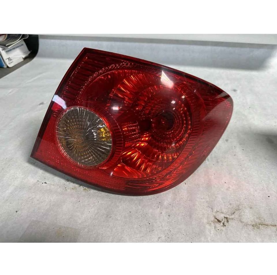 Rear passenger side tail lamp Toyota Corolla 2004-2008 - photo 3