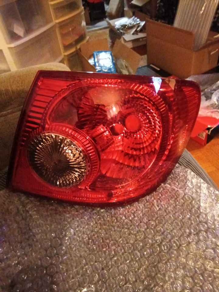 Rear passenger side tail lamp Toyota Corolla 2004-2008 - photo 4