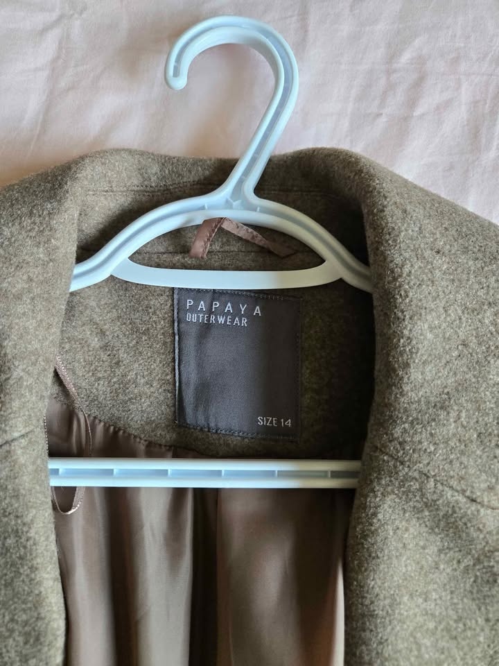 Papaya brand long winter coat women size 14 - photo 3