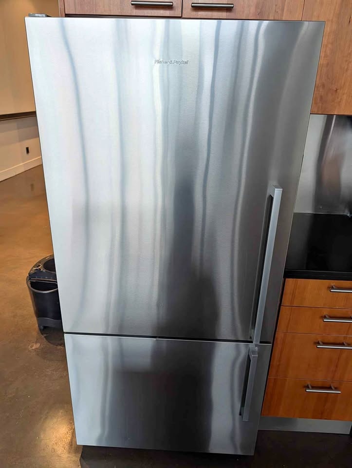Fisher & Paykel Refrigerator