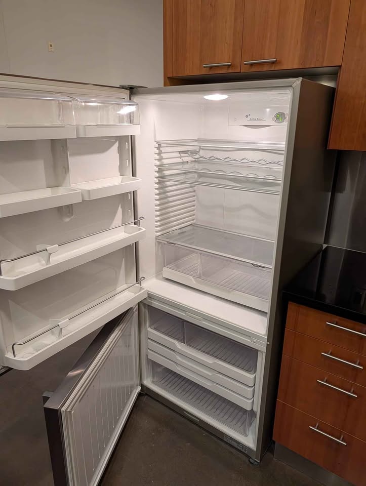 Fisher & Paykel Refrigerator - photo 5