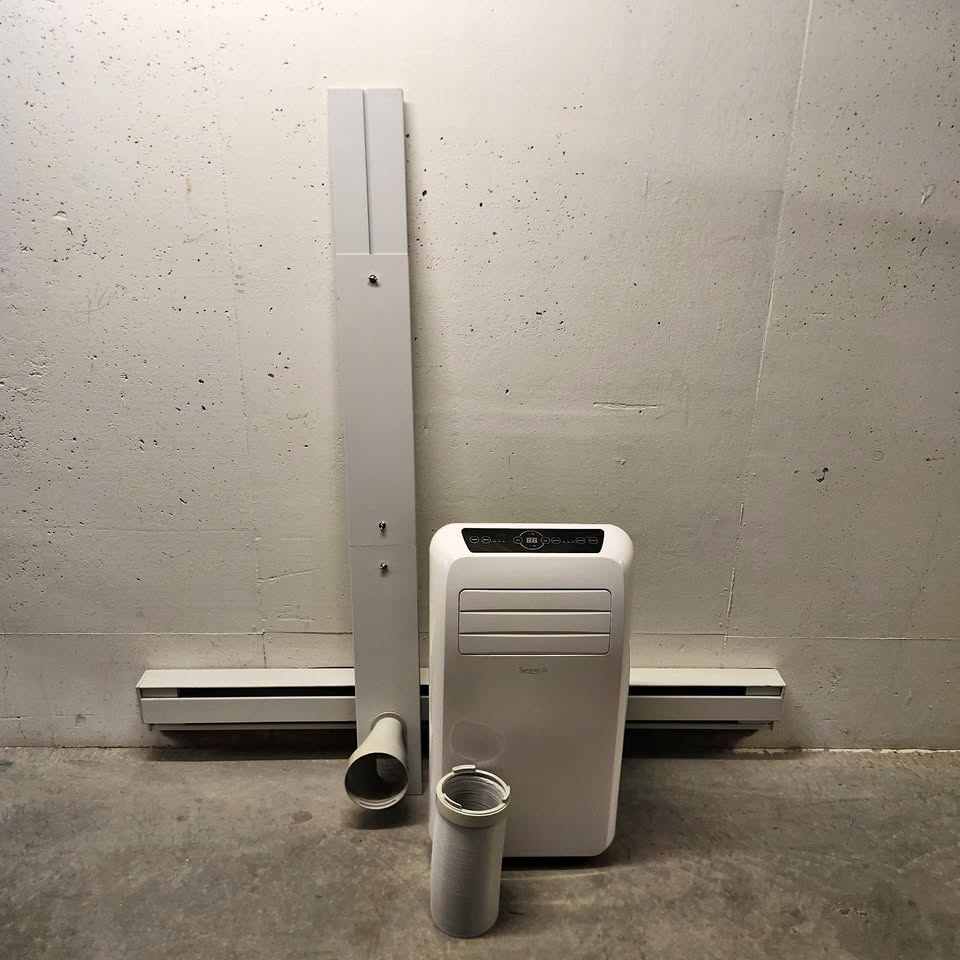 Portable air conditioner 12,000 BTU (works with sliding door)