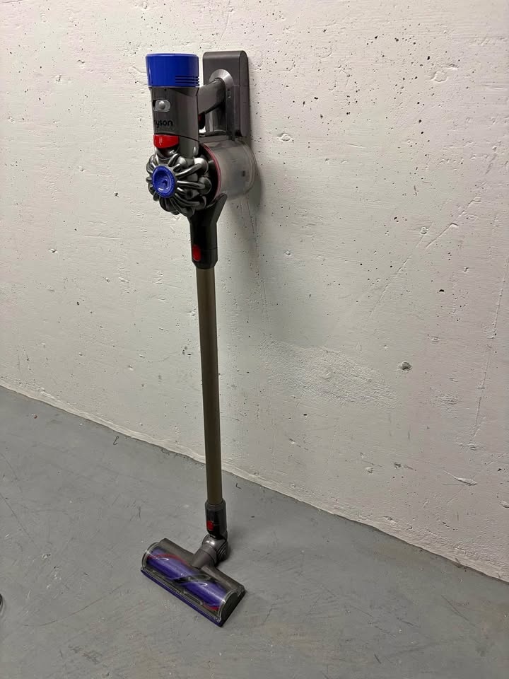 Dyson V7 Motorhead Cordless Stick Vacuum