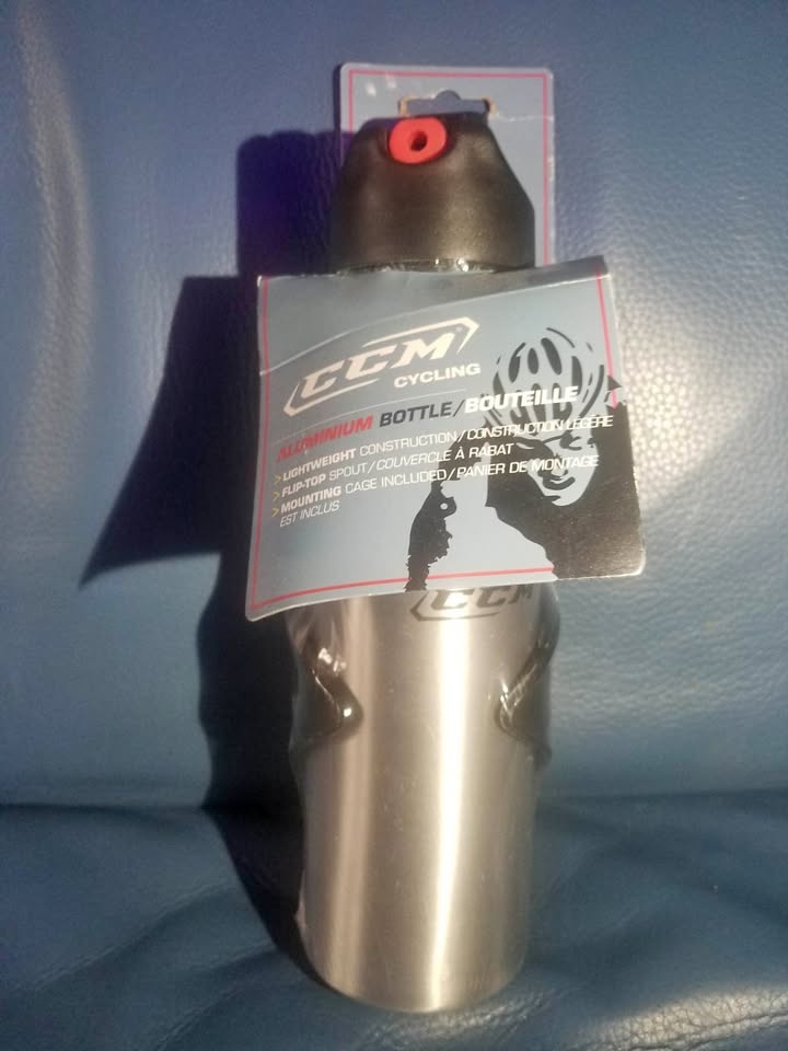 CCM Cycling Aluminum Water Bottle + Mount – Brand New