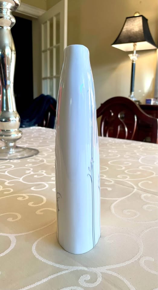 ROYAL DOULTON Carnation Cypress Vase Bone China 🎁🎄 - photo 3