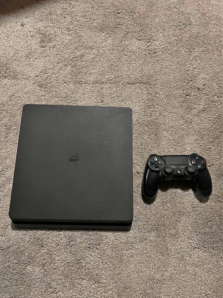 PS4 slim 1tb of storage