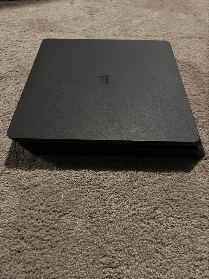 PS4 slim 1tb of storage - photo 4
