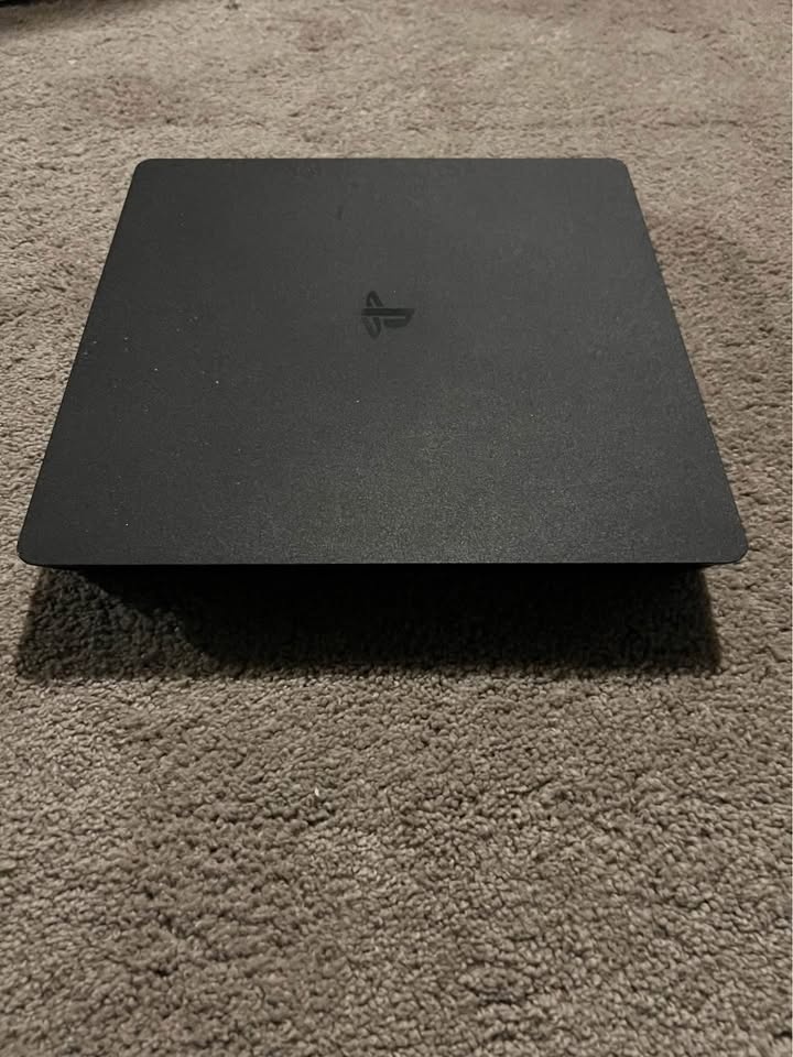 PS4 slim 1tb of storage - photo 5