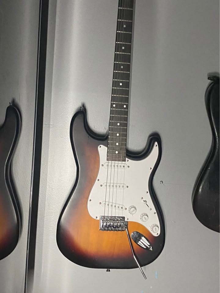 Sunburst Style Guitar with a Whammy Bar - photo 5