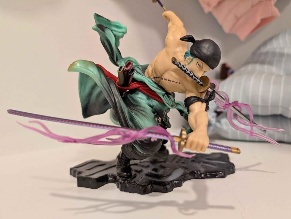 Roronoa Zoro Figurine – One Piece (Battle Pose)