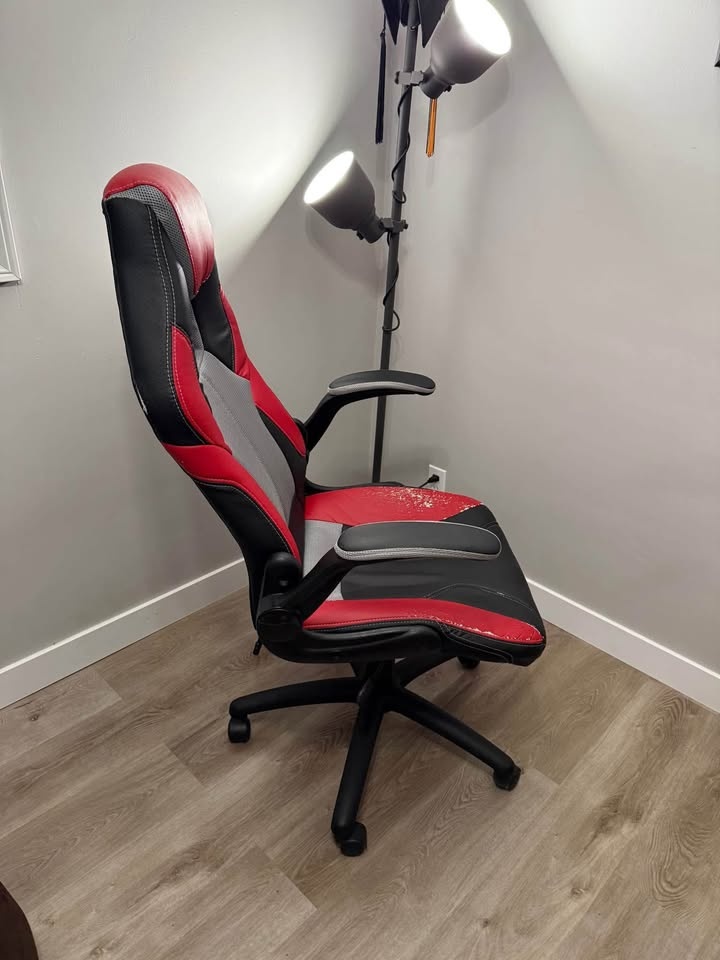 X-Rocker Valor 2.0 Gaming / Office Chair - $50 OBO - photo 2