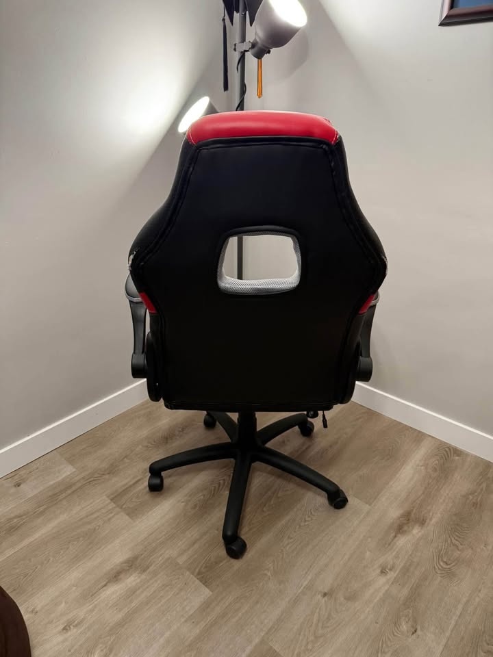 X-Rocker Valor 2.0 Gaming / Office Chair - $50 OBO - photo 4