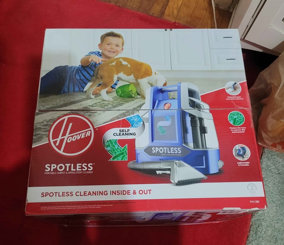 Happy holidays! Hoover spotless carpet cleaner with box