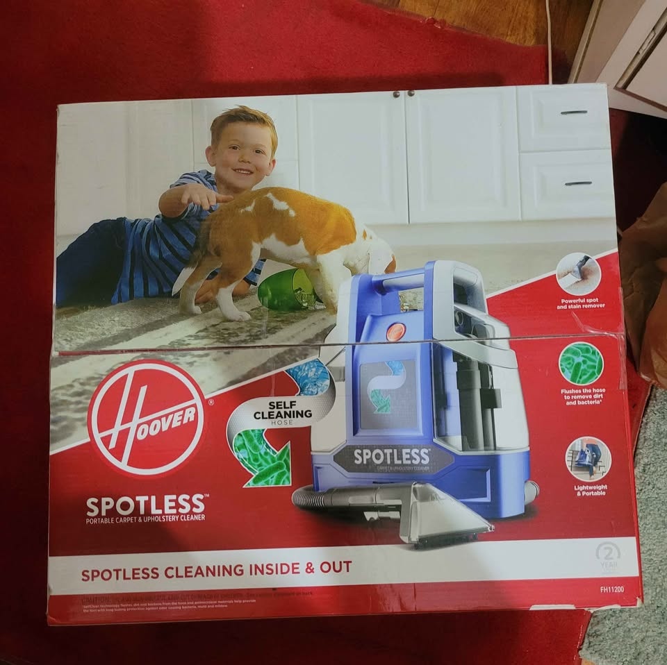 Happy holidays! Hoover spotless carpet cleaner with box - photo 2