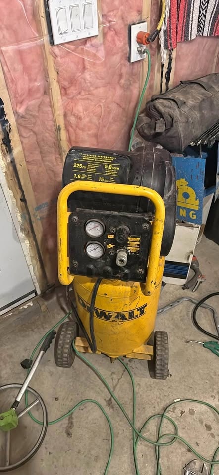 Dewalt 15ga compressor