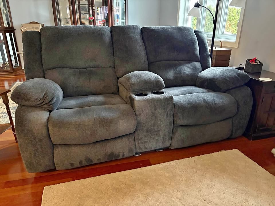 Lazyboy Reclining Loveseat