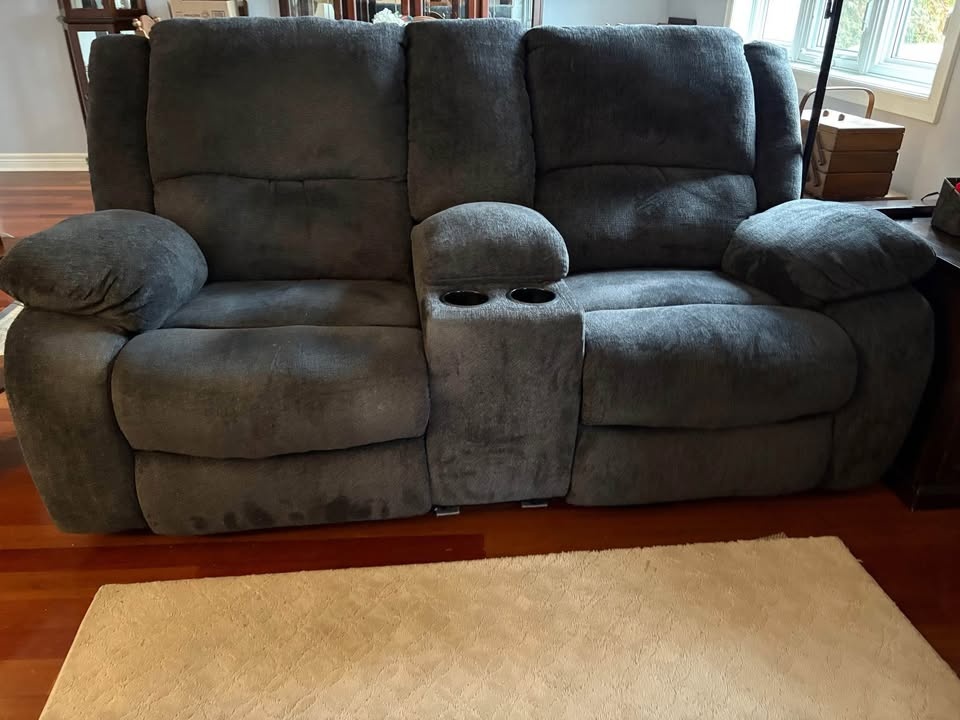 Lazyboy Reclining Loveseat - photo 2
