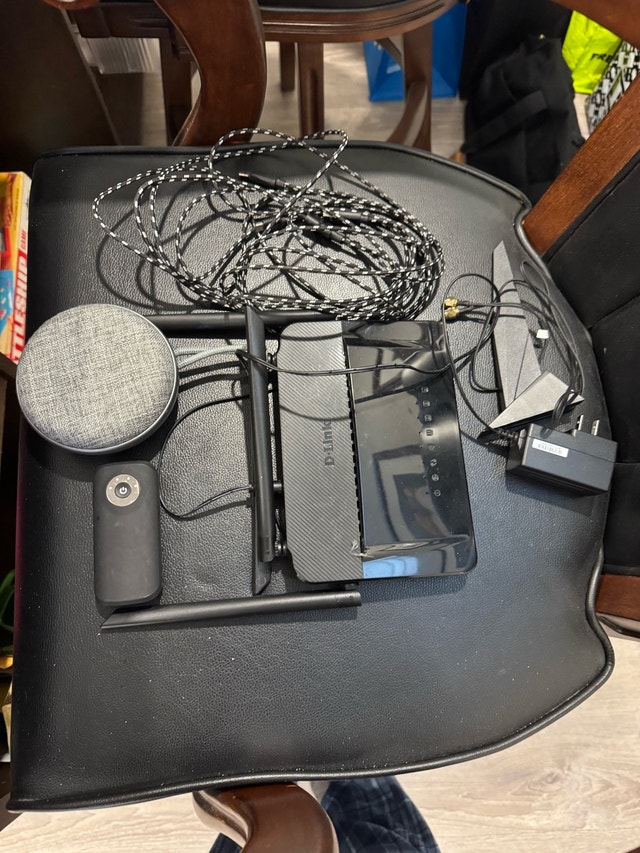 bag full of electronics take it all $60 - photo 3