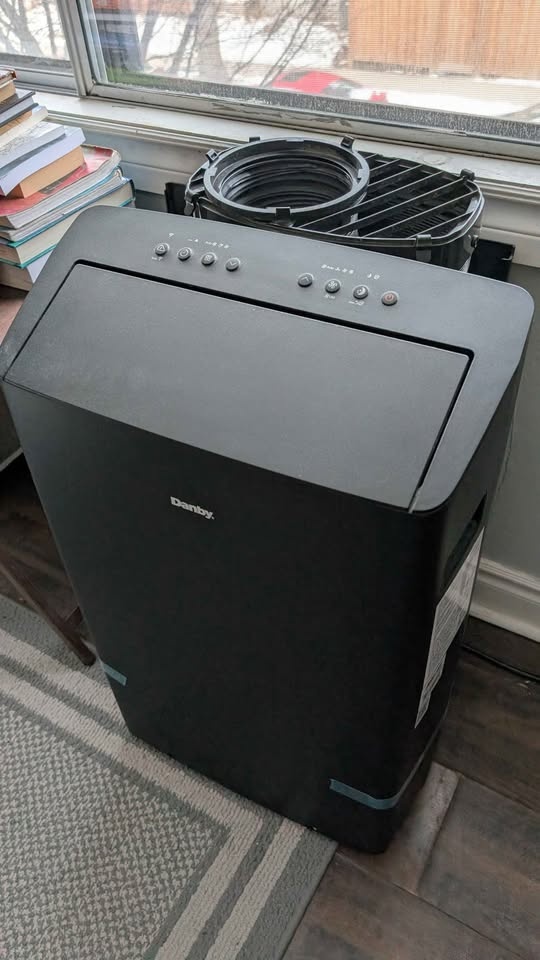 Danby Air Conditioner - photo 2