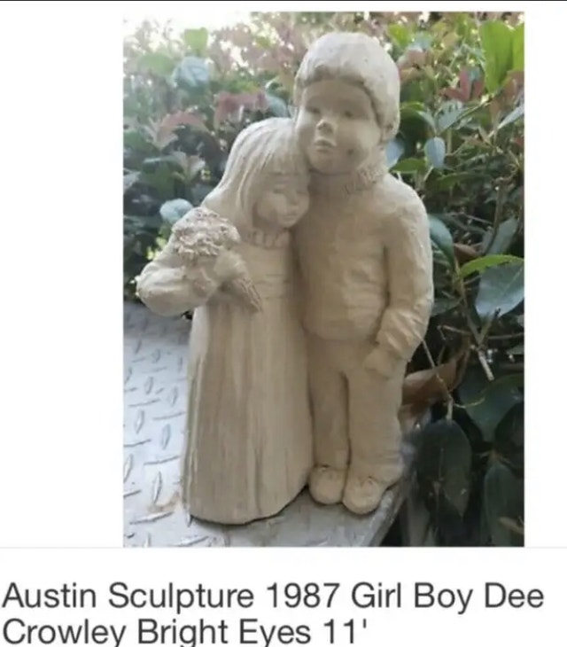 Austin Statue Amanda and Emily - photo 3