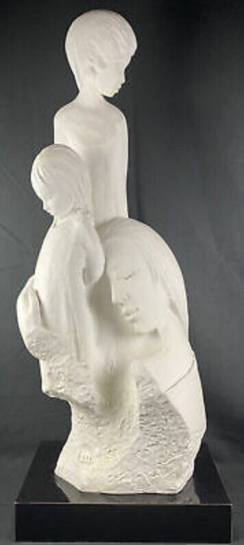 Austin Statue Amanda and Emily - photo 4