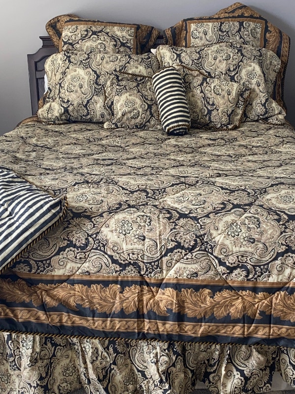 Queen Comforter with Sheets