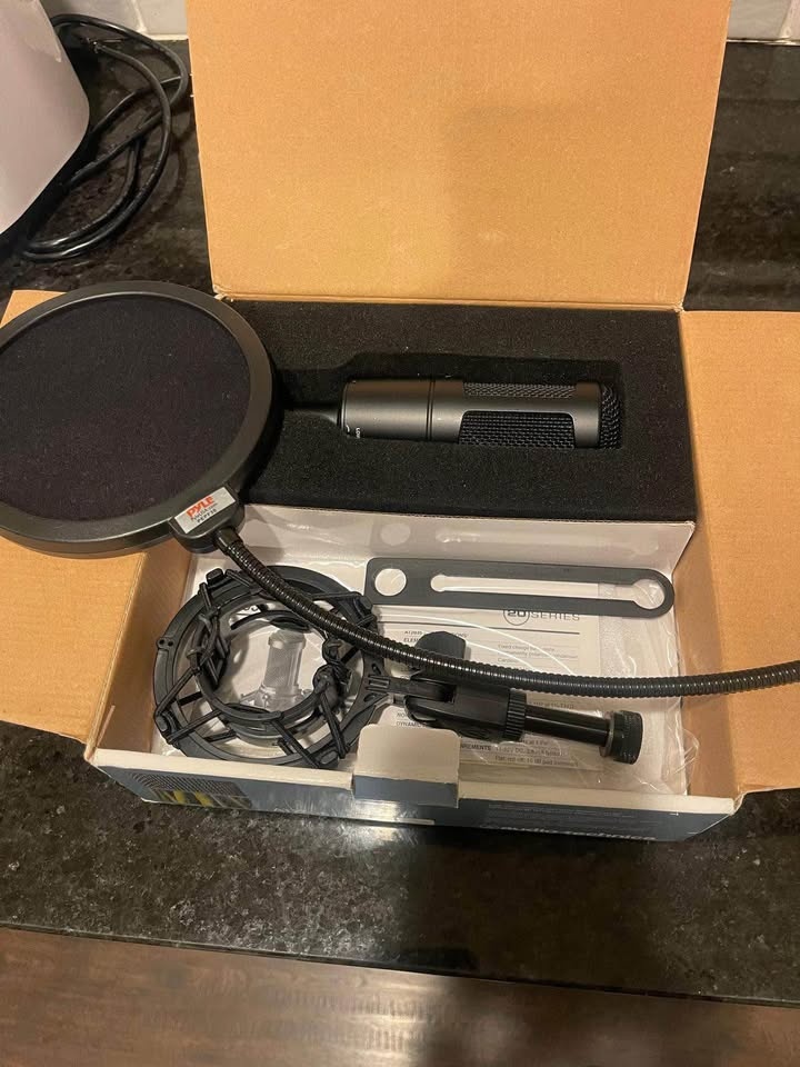 Audio-Technica AT2035 Cardioid Condenser Microphone - photo 5