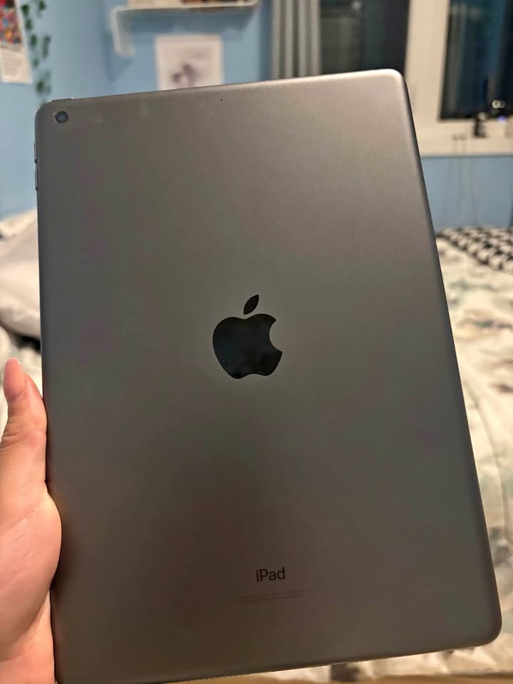 iPad 9th Generation (64GB) with Apple Pencil 1st Generation