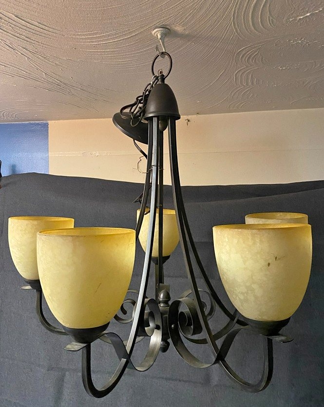 5 light Chandelier 25" H x 26"W 5 Bulbs