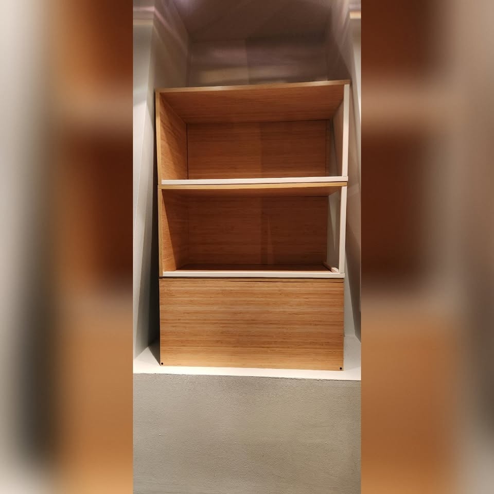 6 x Stackable shelves/bookshelf - White metal and bamboo