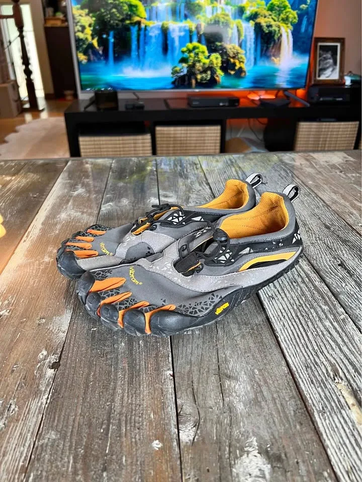 Vibram FiveFingers - Men's Size 9 thumbnail
