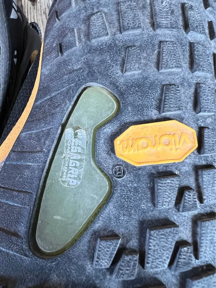 Vibram FiveFingers - Men's Size 9 image indicator(5)