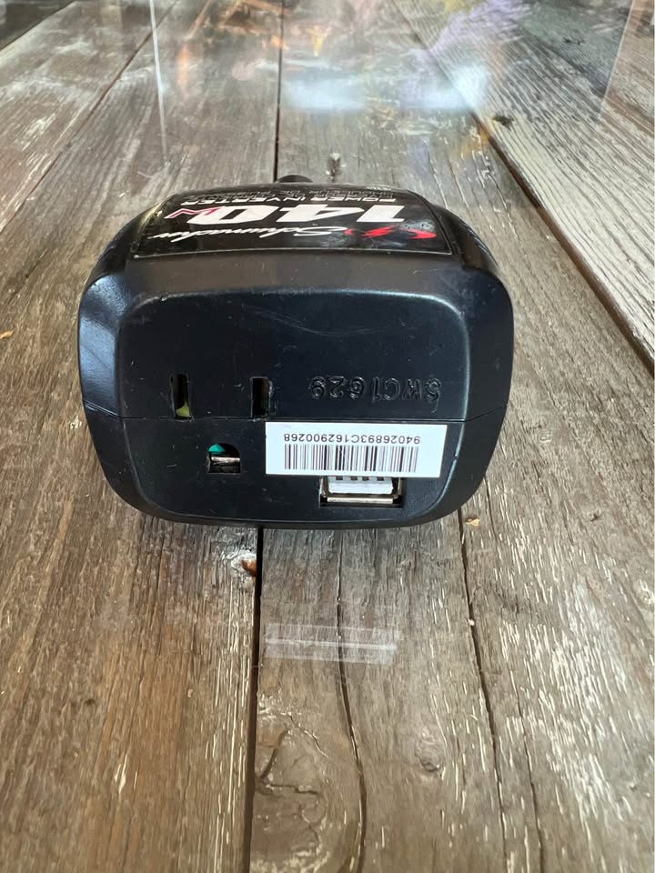 Schumacher 140w power inverter - photo 3