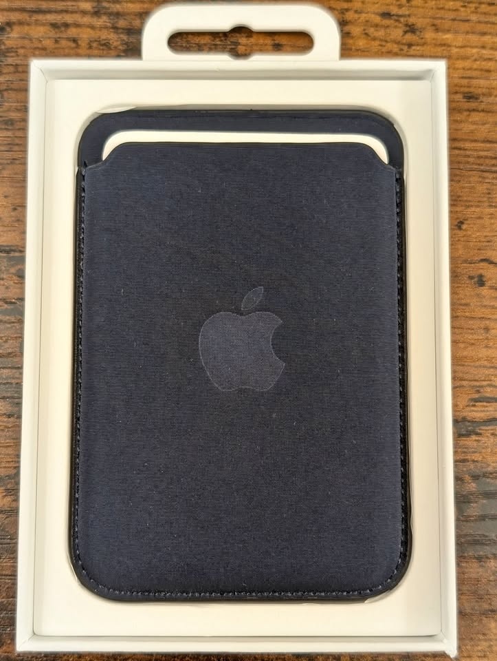 Open Box New Apple iPhone Wallet - FineWoven with MagSafe