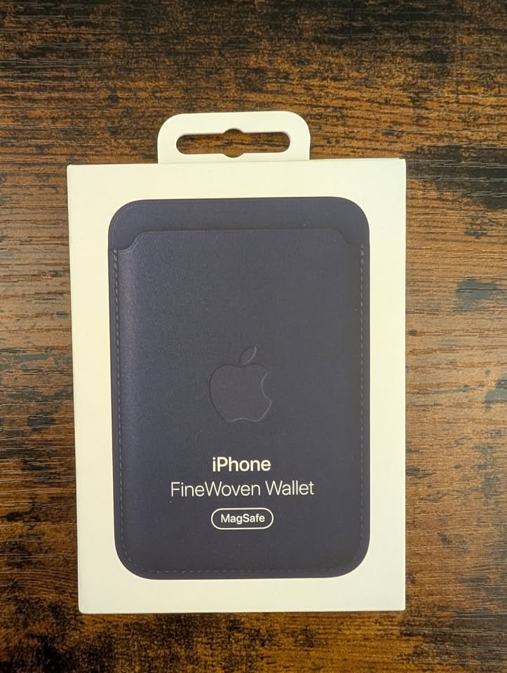 Open Box New Apple iPhone Wallet - FineWoven with MagSafe - photo 2