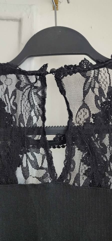 Women's Emery Rose black ribbed lace sleeveless top - photo 4