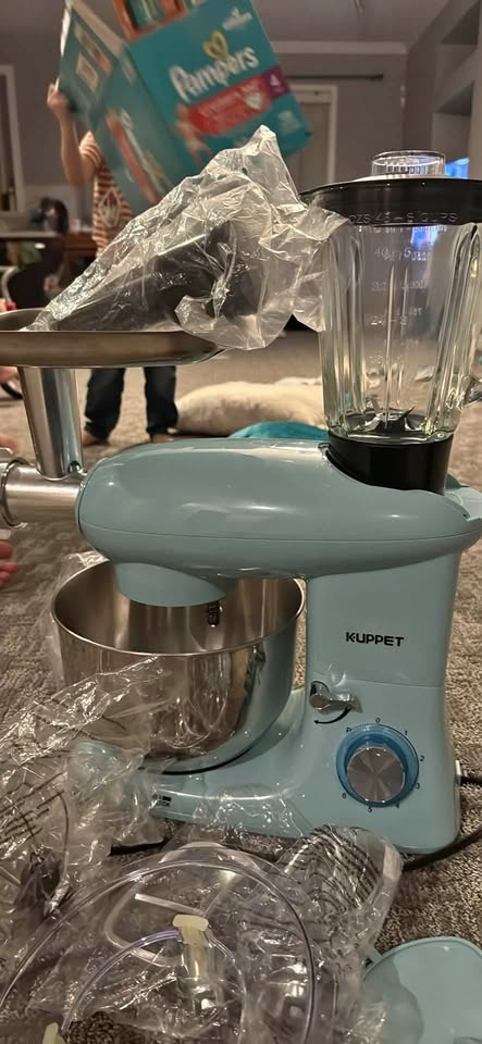 3 in1 mixer,meat grinder,blender everything like new just 1 time