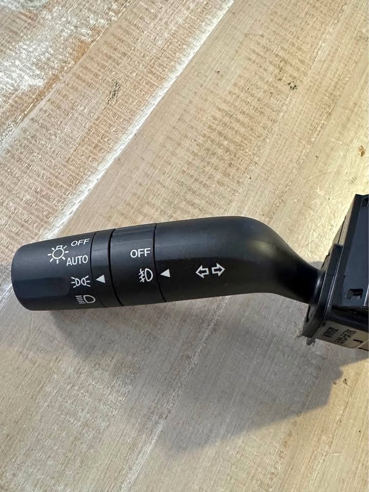 Signal light stalk