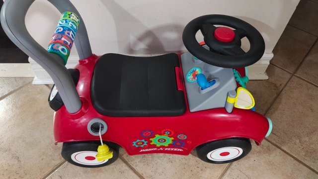 Radio Flyer Busy Buggy, Sit to Stand Toddler Ride On, Ages 1-3 - photo 2