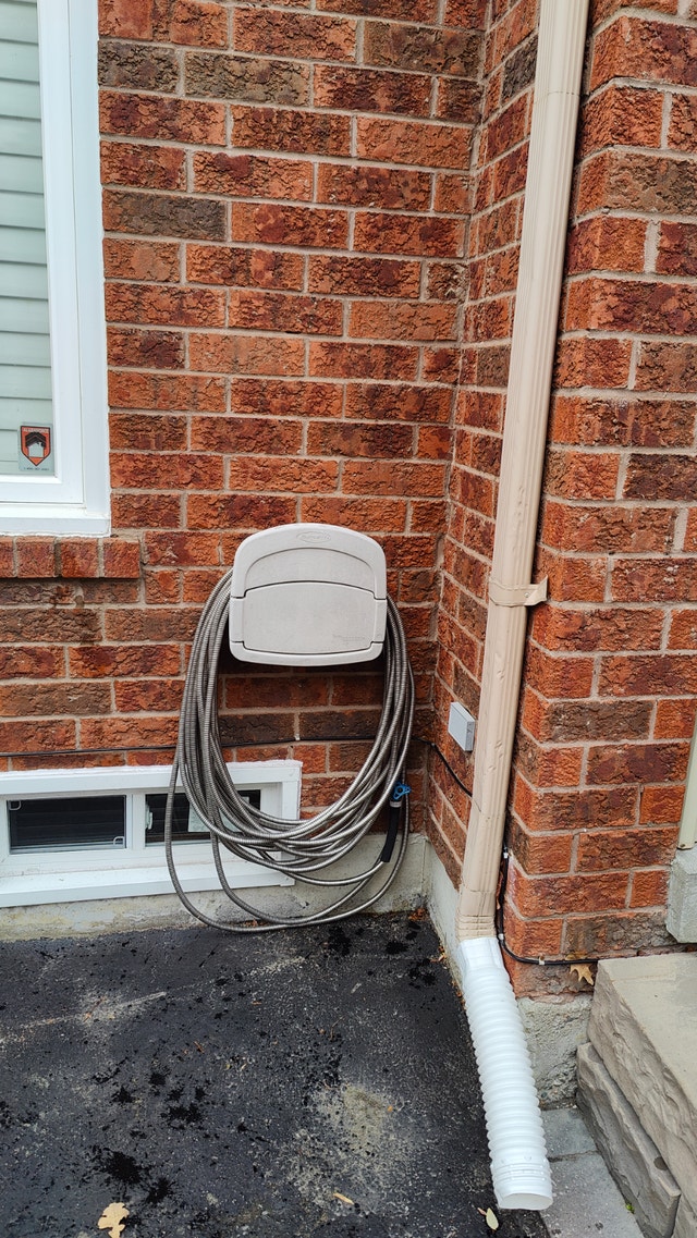 BIONIC STEEL 100' Hose with 7-Way Sprayer + Hanger
