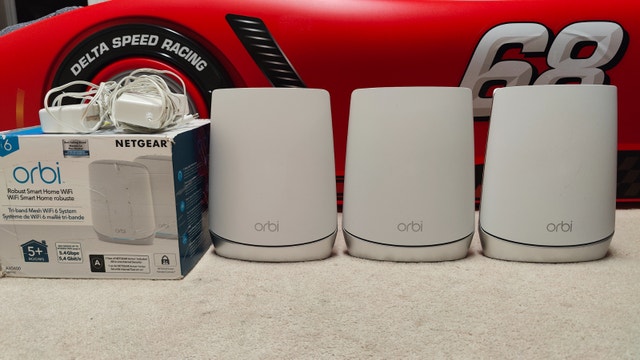 NETGEAR Orbi Tri-Band WiFi 6 Mesh (RBK752) Router + 1 satellite - photo 2