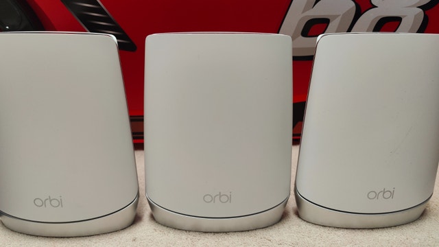 NETGEAR Orbi Tri-Band WiFi 6 Mesh (RBK752) Router + 1 satellite - photo 3