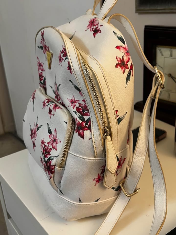 Guess Girls Floral Backpack - photo 2