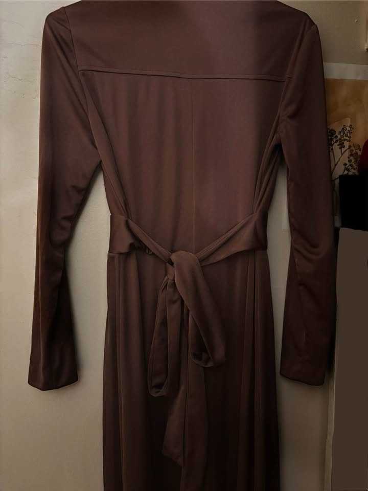 ✨ Stunning Deep Plum Floor-Length Gown/Dress Like New! ✨ - photo 2