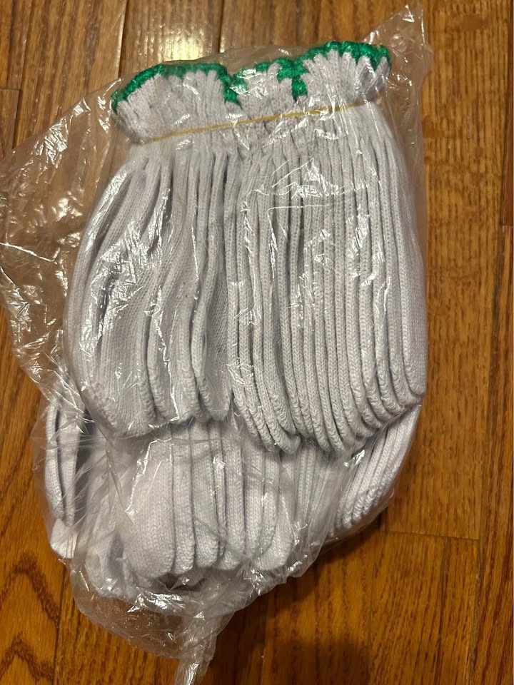 Medium size plain cotton working gloves 12pairs in one pack